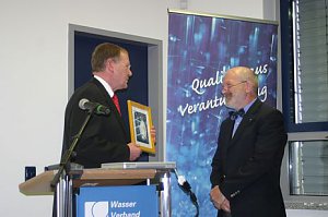 Jens Peters (Th&uuml;ringer Fernwasserversorgung) und Ulrich Schardt (Gesch&auml;ftsf&uuml;hrer WVN)